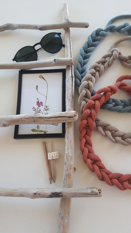 Macrame Necklace Tutorial, Make your own macrame necklace, Macrame necklace pattern