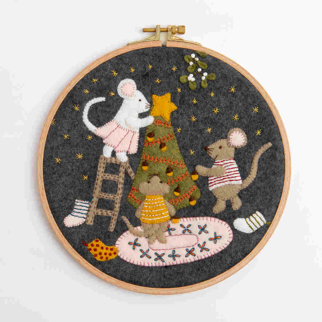 Christmas with the mouse family Felt appliqué Kit