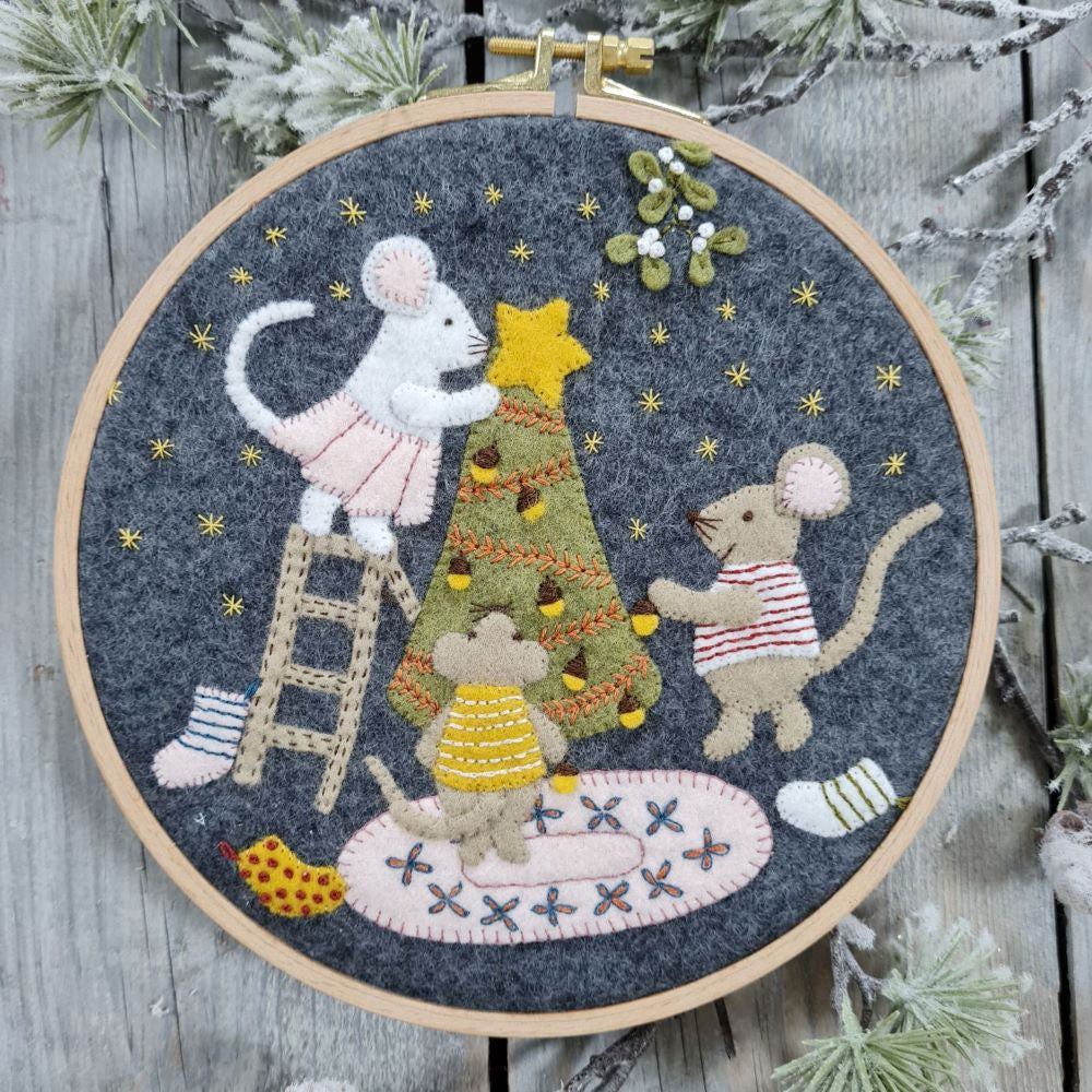 Christmas with the mouse family Felt appliqué Kit