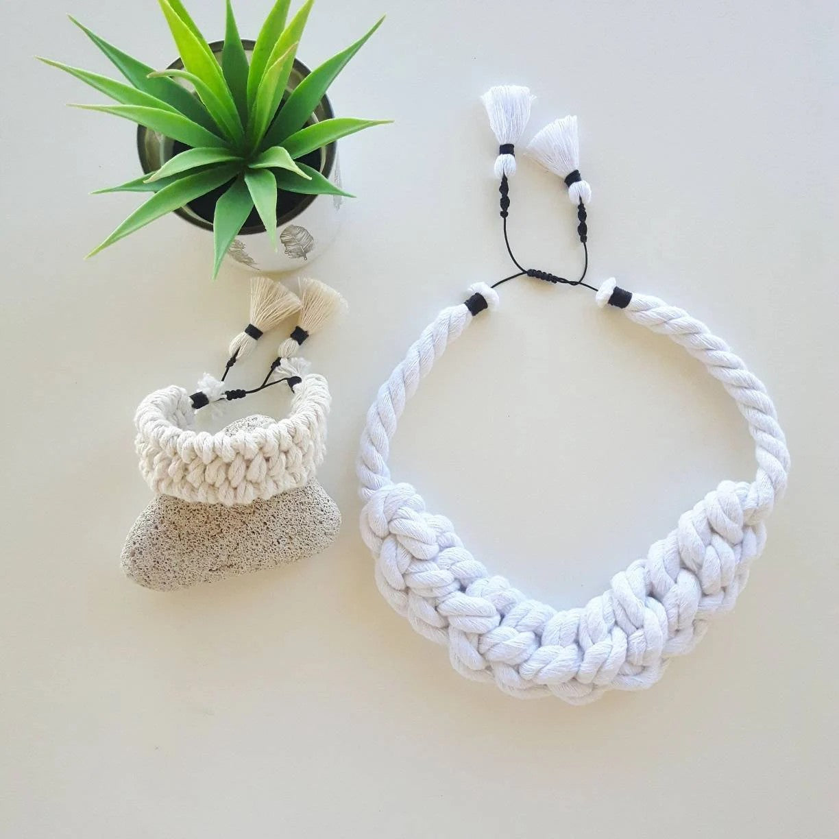 Macrame Necklace Tutorial, Make your own macrame necklace, Macrame necklace pattern